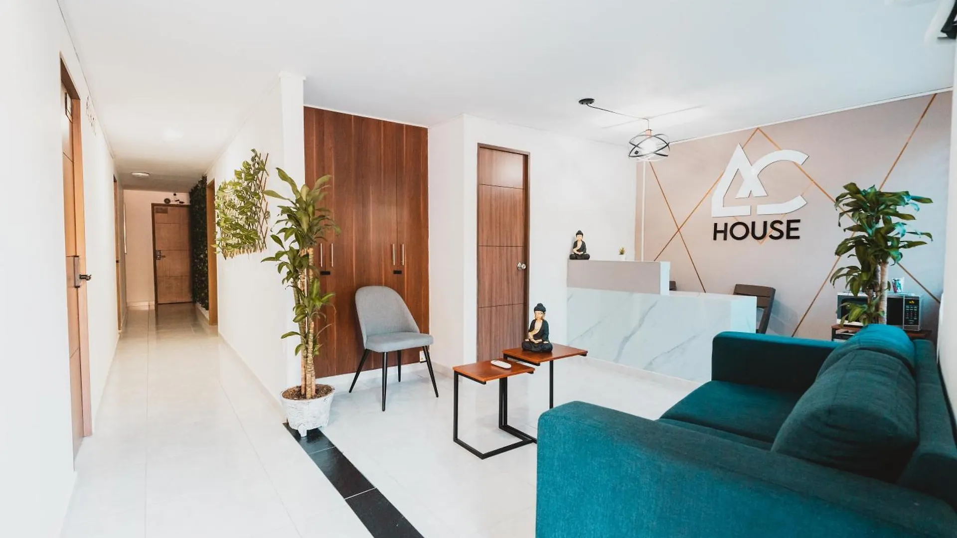 Pensión Hotel Ac - House Laureles - Self Cheking Medellín Colombia