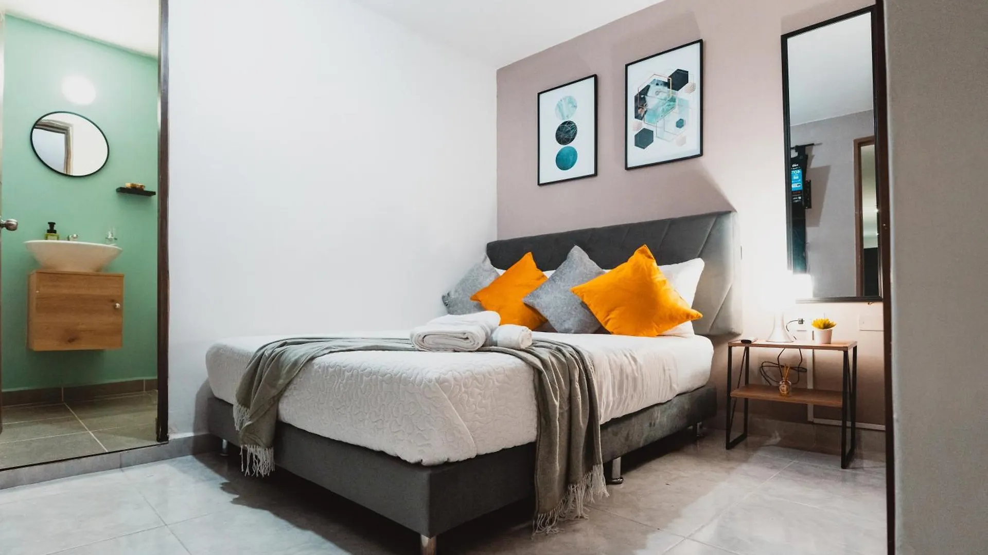 Ac - House Laureles - Self Cheking Hotel Medellin Guest house